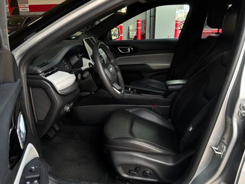 Used 2025 Jeep Compass Limited AWD/4WD image 10