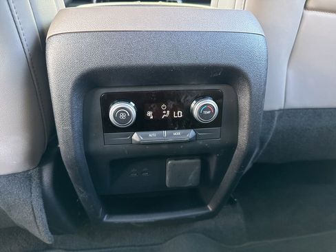 Used 2026 GMC Acadia Elevation w/ Elevation Premium Package FWD image 27