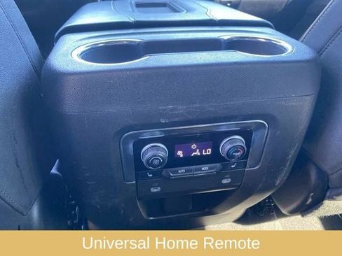 Used 2023 Chevrolet Suburban Premier image 15