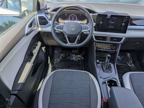 New 2026 Volkswagen Taos SE FWD image 16