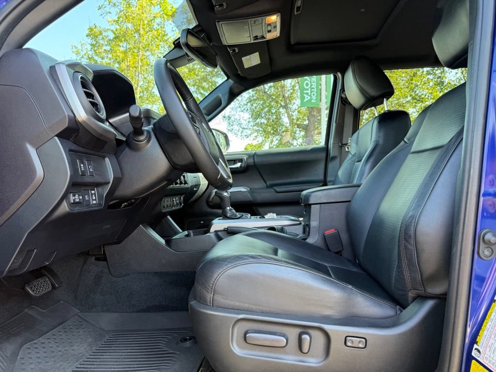Used 2023 Toyota Tacoma Limited AWD/4WD image 12