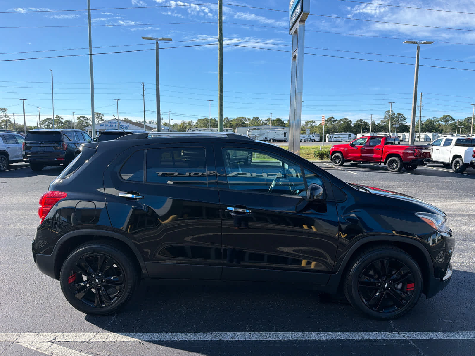 Used 2018 Chevrolet Trax LT w/ Redline Edition FWD image 6