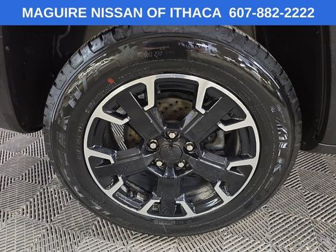Used 2023 Jeep Renegade Trailhawk w/ Trailhawk Elite Group AWD/4WD image 13
