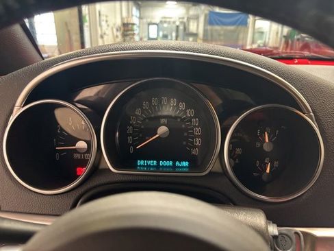 Used 2005 Chevrolet SSR w/ Preferred Equipment Group RWD image 16