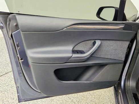 Used 2022 Tesla Model X AWD image 11