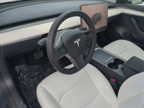 Used 2023 Tesla Model 3 Standard Range image 10