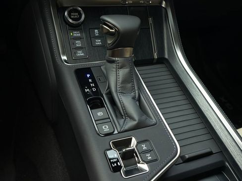 Used 2026 Lexus GX 550 w/ Accessory Package (32) image 13