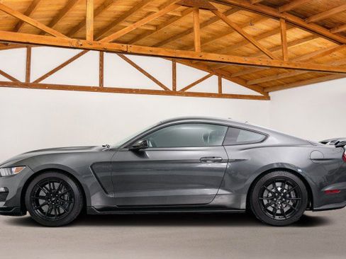 Used 2019 Ford Mustang Shelby GT350 w/ Technology Package image 2