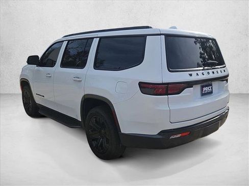 Used 2022 Jeep Wagoneer Series III w/ Flexible Seating Group image 8