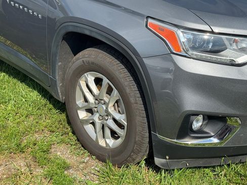 Used 2019 Chevrolet Traverse LT FWD image 11