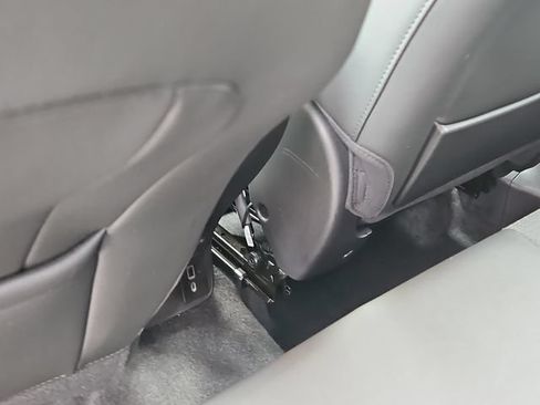 Used 2023 Buick Encore GX Select AWD/4WD image 10