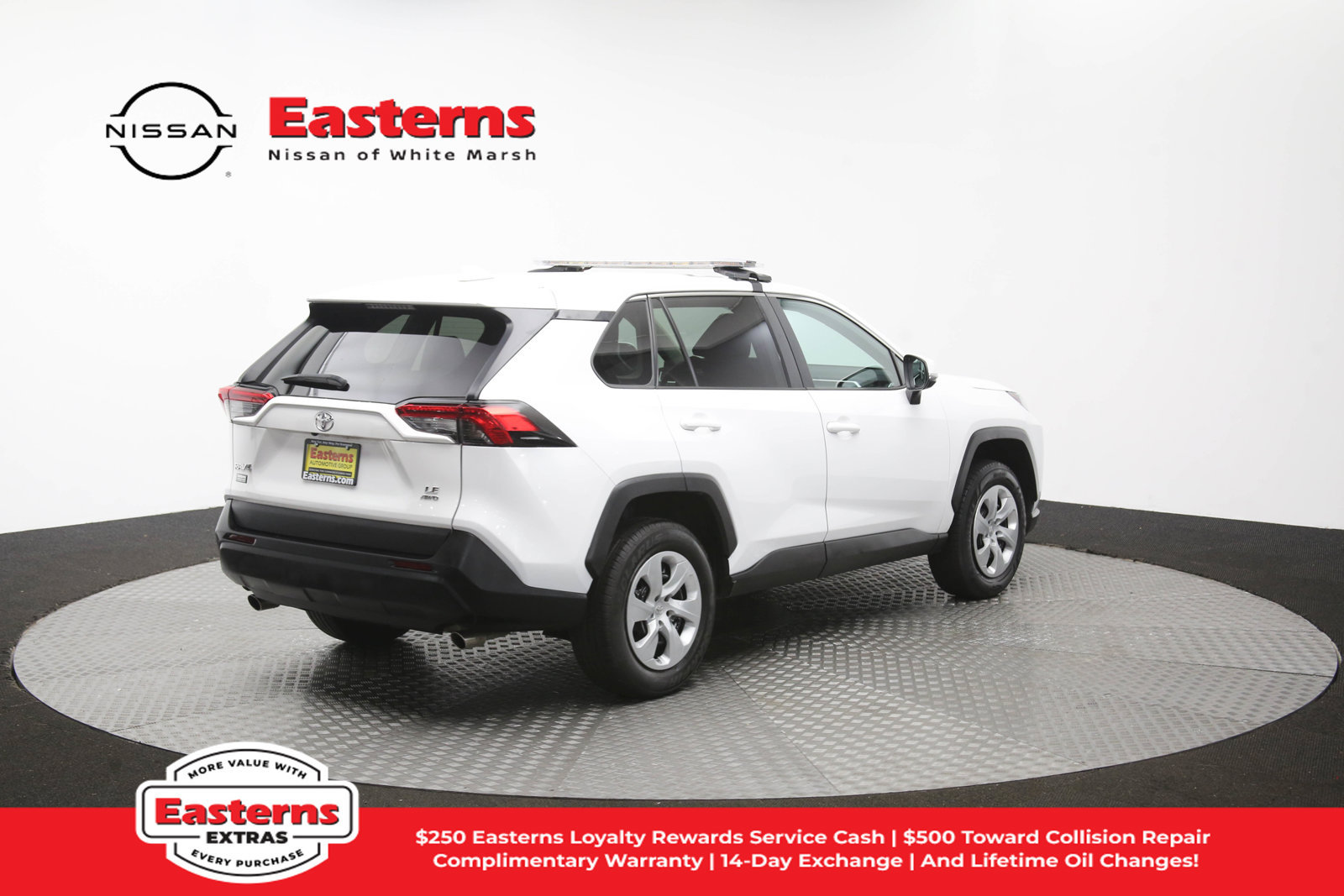 Used 2023 Toyota RAV4 LE AWD/4WD image 40
