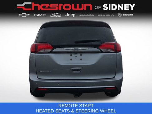Used 2019 Chrysler Pacifica Touring-L w/ Tire & Wheel Group FWD image 14