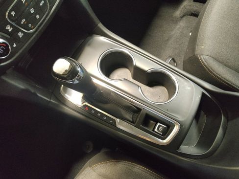 Used 2021 Chevrolet Equinox LT w/ Driver Convenience Package image 26