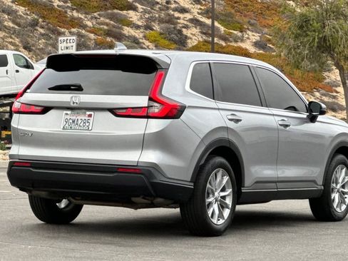 Used 2023 Honda CR-V EX image 3