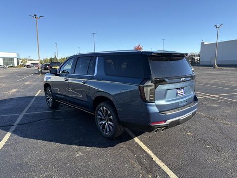 New 2026 Chevrolet Suburban High Country image 7