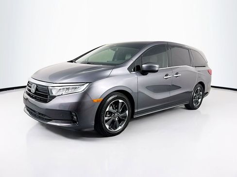Used 2024 Honda Odyssey Elite image 3