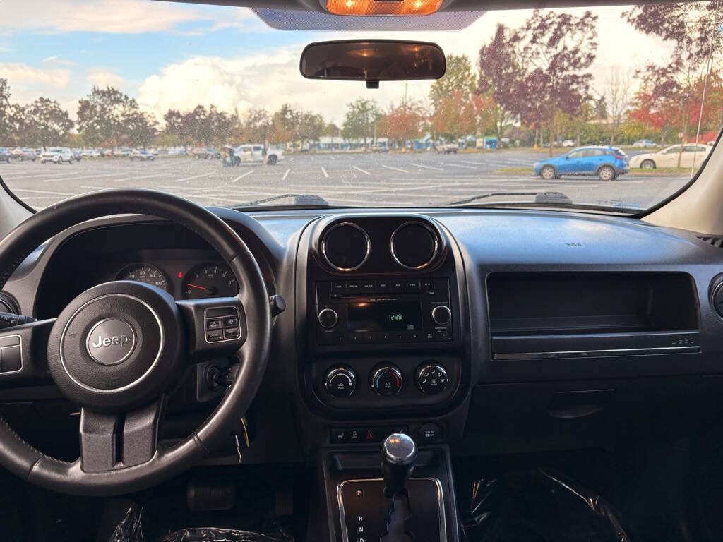 Used 2012 Jeep Patriot Latitude AWD/4WD image 12
