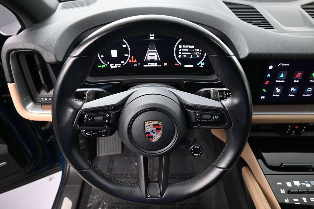 Certified 2024 Porsche Cayenne AWD/4WD image 19