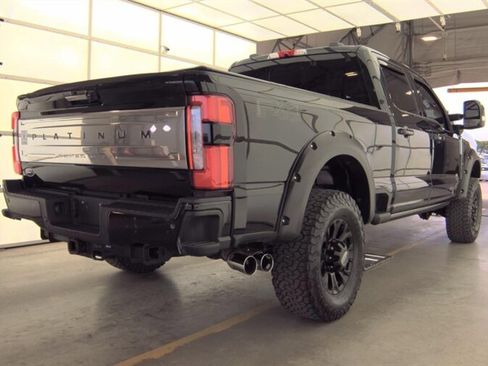 Used 2024 Ford F250 Platinum w/ FX4 Off-Road Package AWD/4WD image 3