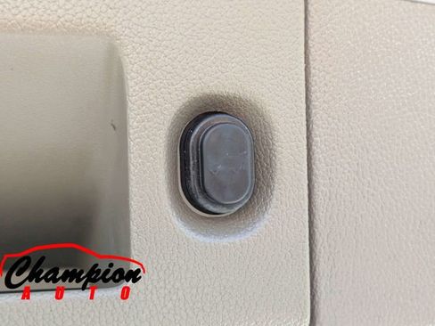 Used 2018 GMC Yukon XL SLT image 17