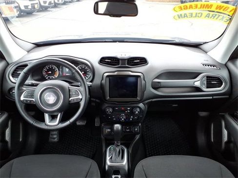 Certified 2023 Jeep Renegade Latitude w/ Premium Group image 17