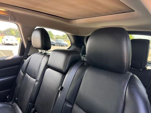 Used 2017 Nissan Pathfinder Platinum FWD image 19