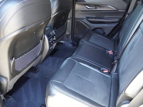 Used 2024 Jeep Grand Cherokee Altitude AWD/4WD image 16