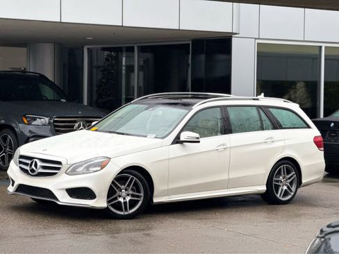 Used 2016 Mercedes-Benz E 350 4MATIC Wagon image 2