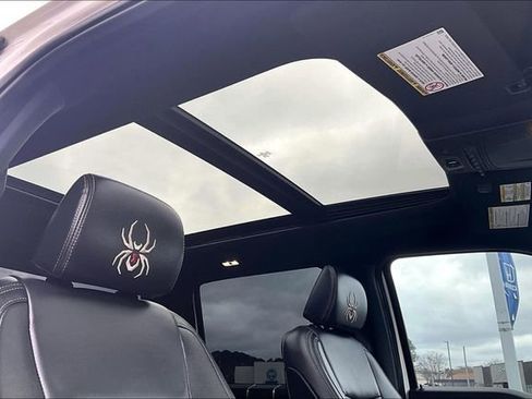 Used 2022 Ford F250 Lariat w/ Black Appearance Package image 26