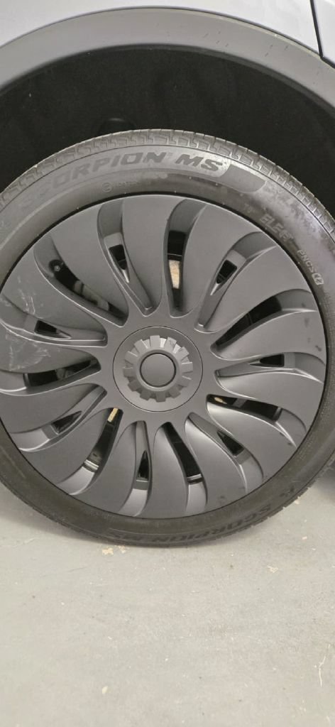 Used 2025 Tesla Model Y Long Range AWD/4WD image 7