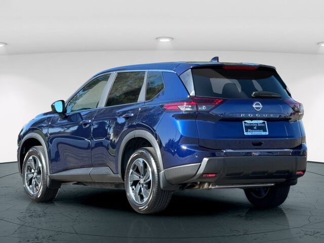 Used 2026 Nissan Rogue SV FWD image 5