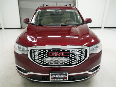 Used 2017 GMC Acadia Denali w/ Technology Package FWD image 2