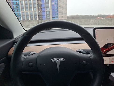 Used 2019 Tesla Model 3 Standard Range image 24