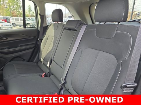 Used 2023 Jeep Grand Cherokee Laredo image 14