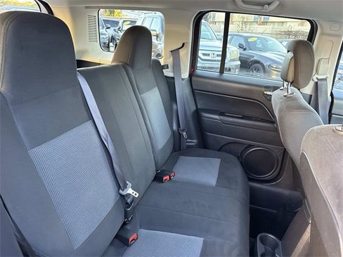 Used 2016 Jeep Patriot Sport w/ Power Value Group image 9