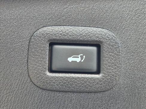 Used 2017 INFINITI QX80 4WD w/ Driver Assistance Package image 14