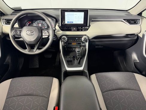 Used 2025 Toyota RAV4 XLE image 13