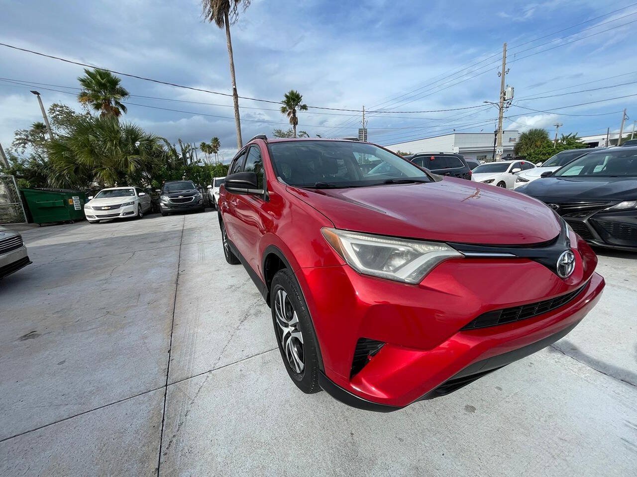 Used 2016 Toyota RAV4 LE FWD image 3