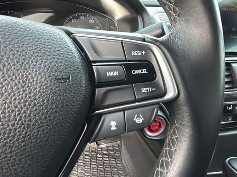 Used 2018 Honda Accord Sport image 16