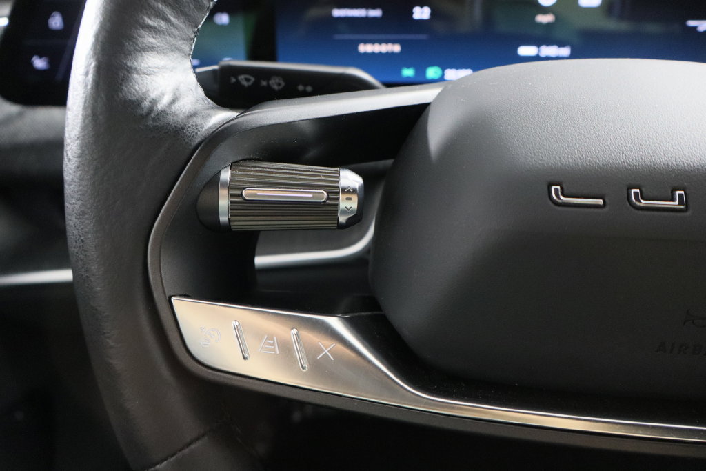Used 2024 Lucid Air Pure RWD image 8