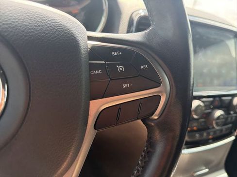 Used 2020 Jeep Grand Cherokee Altitude RWD image 27