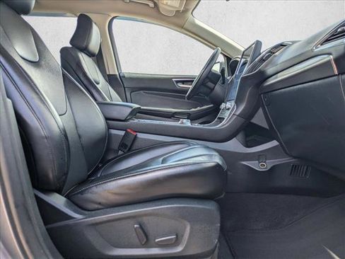 Used 2022 Ford Edge Titanium w/ Equipment Group 301A AWD/4WD image 21