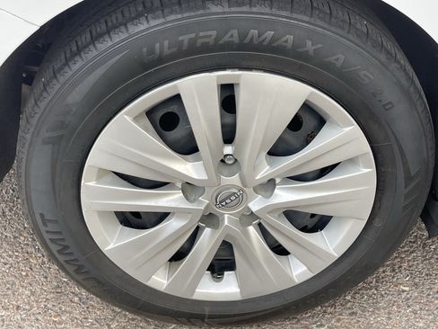 Used 2025 Nissan Sentra S FWD image 8