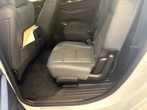 Used 2024 Buick Enclave Premium image 11