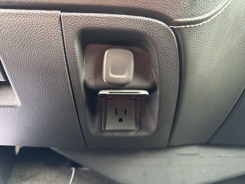 Used 2016 Chevrolet Silverado 1500 LTZ Z71 image 27