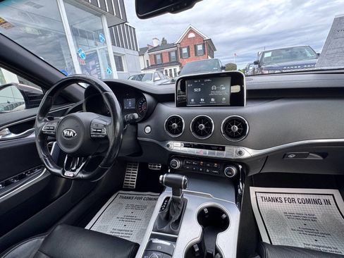Used 2018 Kia Stinger GT image 17