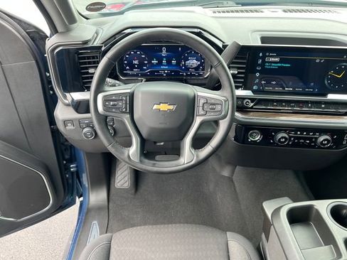 Certified 2024 Chevrolet Silverado 1500 LT AWD/4WD image 15