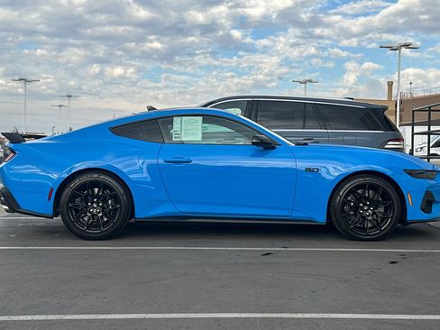 Used 2025 Ford Mustang GT Premium w/ GT Performance Package image 2