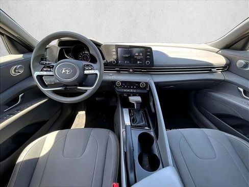 Used 2023 Hyundai Elantra SEL FWD image 15